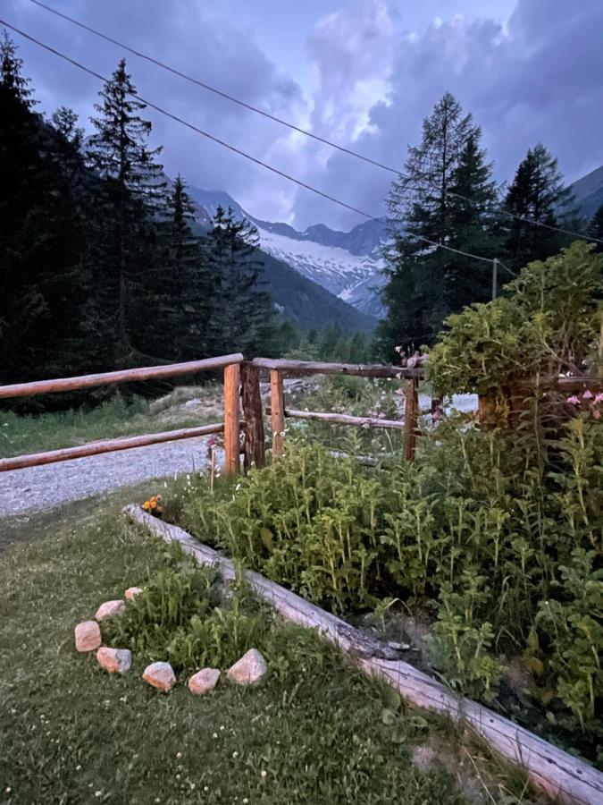Hotel Gembro Chiesa in Valmalenco Exterior photo
