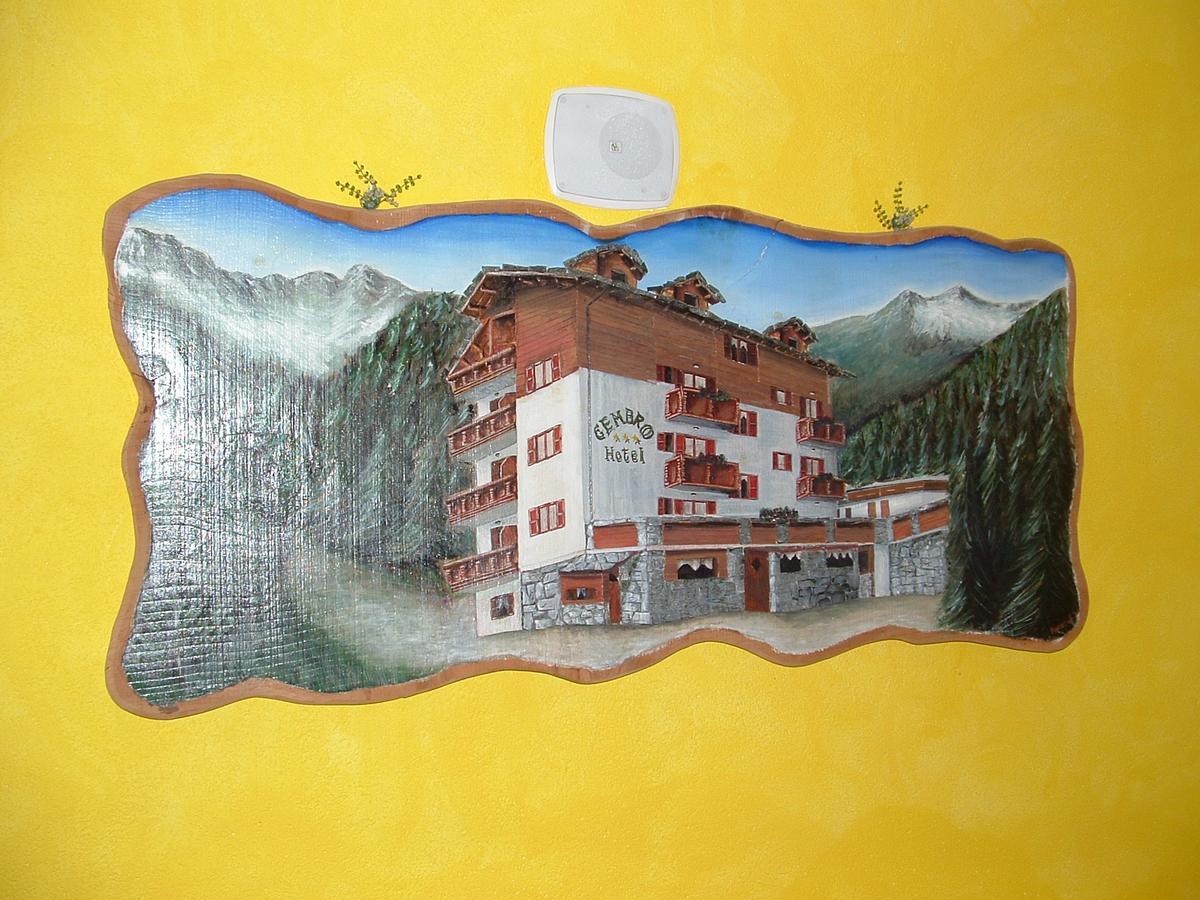 Hotel Gembro Chiesa in Valmalenco Exterior photo