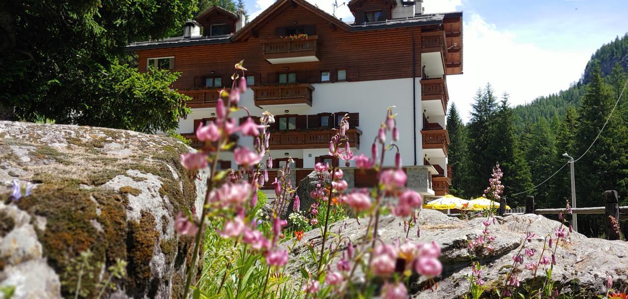 Hotel Gembro Chiesa in Valmalenco Exterior photo